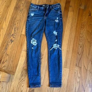 Old Navy rockstar super skinny mid rise jeans in size 4.